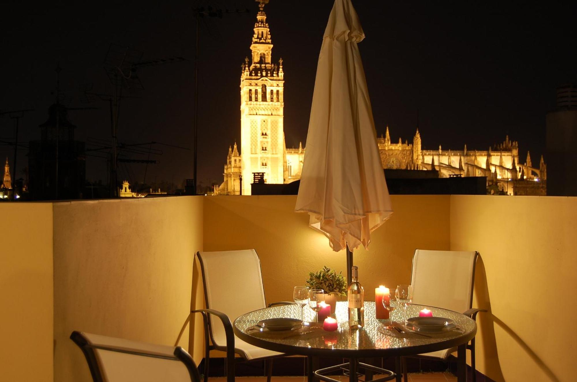 Green-Apartments Giralda Views Севілья Екстер'єр фото
